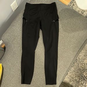 Athleta Contender 7/8 Tights Black size small. Excellent condition